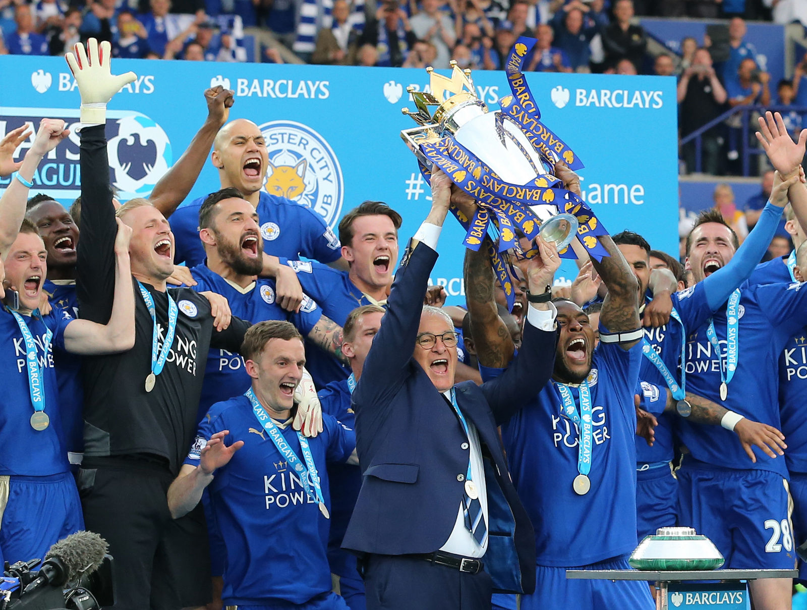 特别是在比 特别是在比